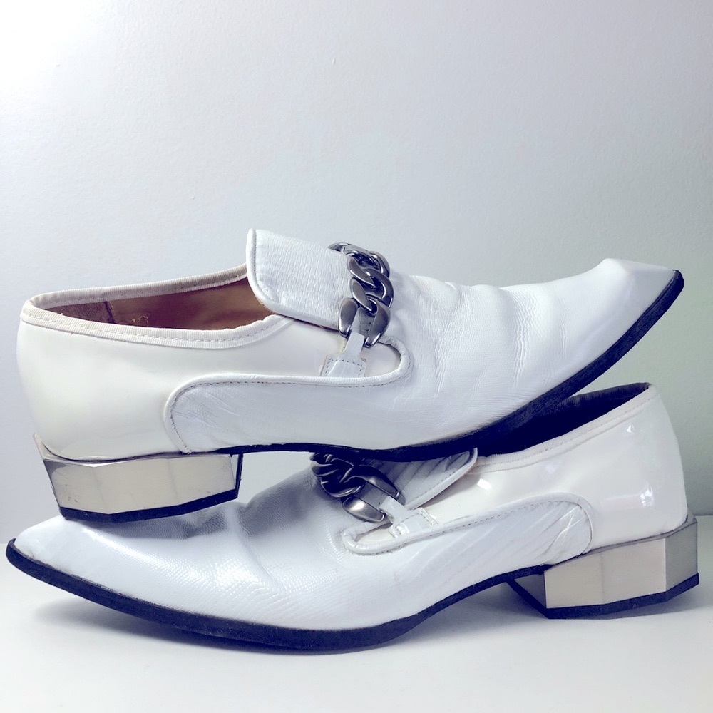 COPY - JOHN FLUEVOG IMPERIAL SWORDFISH MARTEL LOAFER WITH SILVER CHAIN WHITE (1…